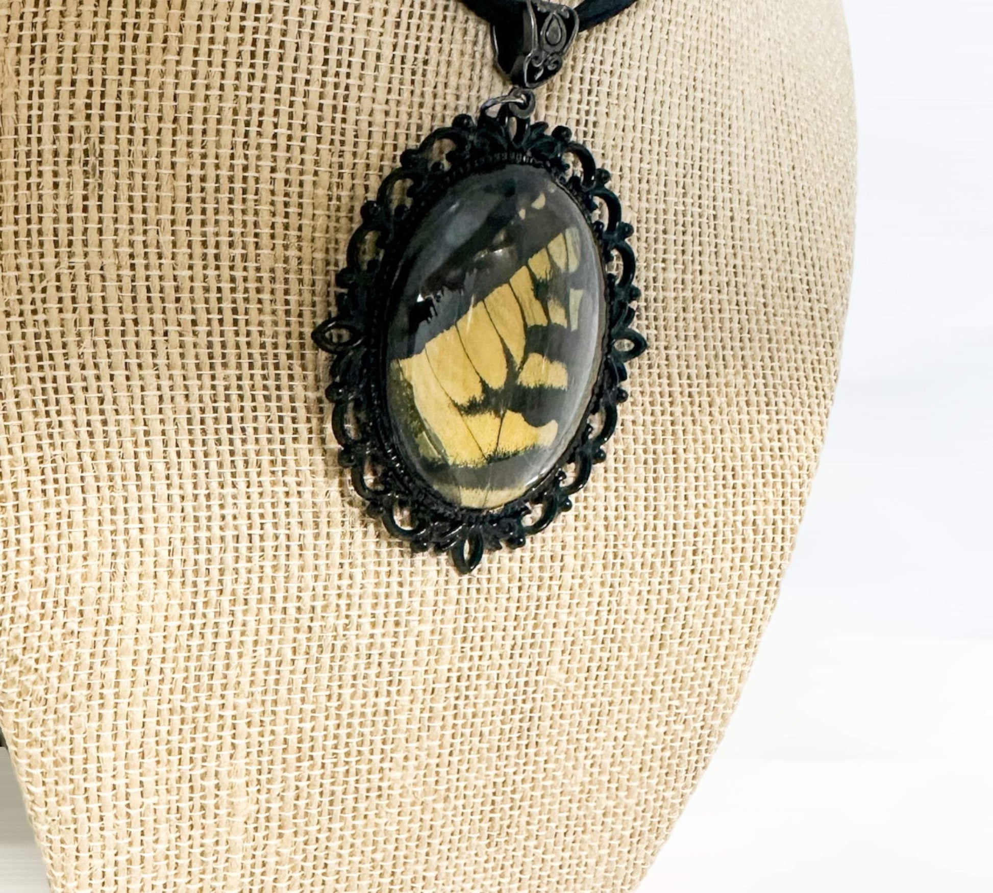 Monarch Butterfly Handmade Wing Pendant: Nature's Vibrant Elegance