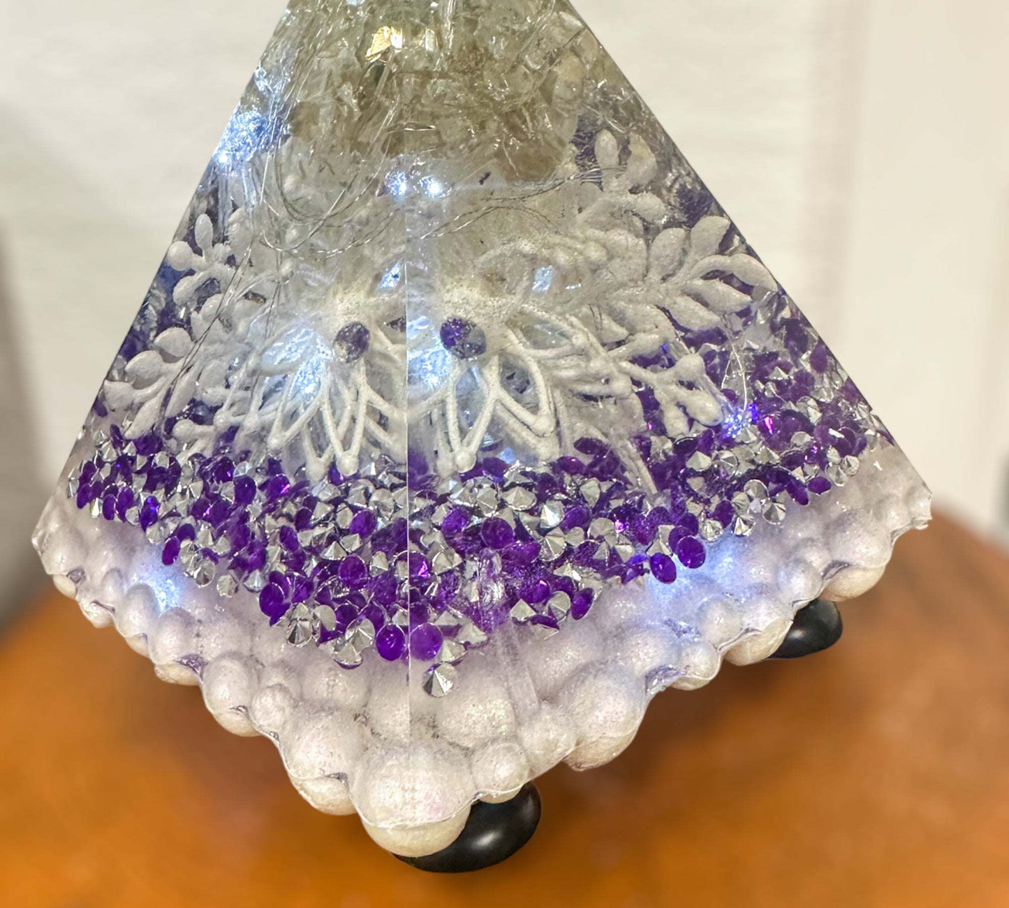 Snowflake Splendor Illuminated Resin Pyramid with Purple Diamonds