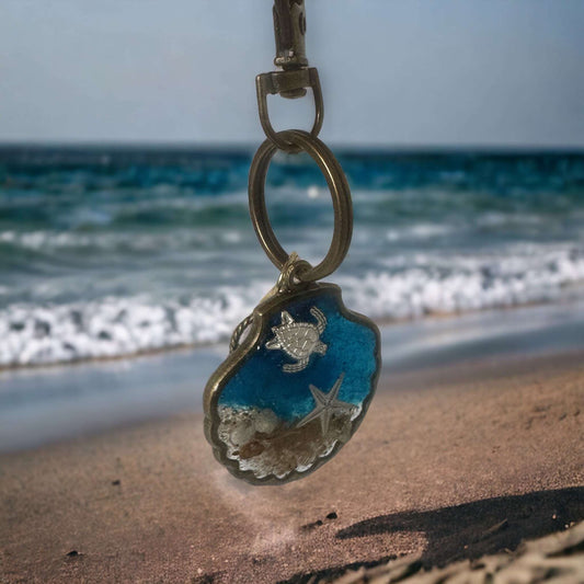 Keychain Ocean-Inspired Copper Seashell: Carry a Piece of the Sea 