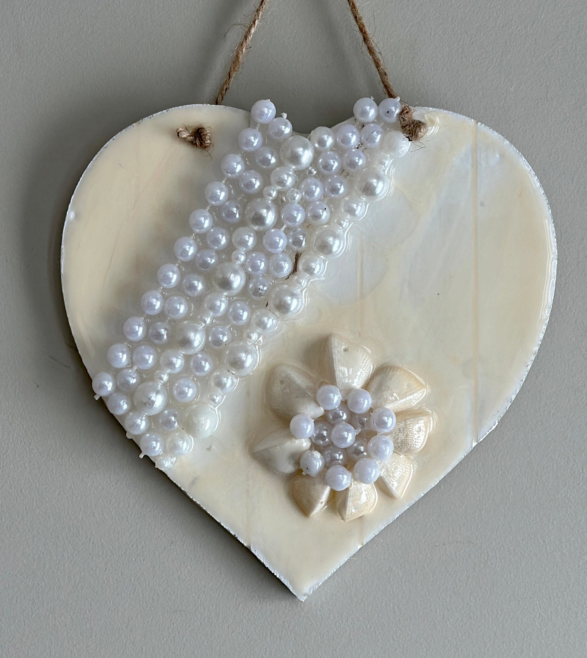 Pearls of the Ocean Heart - Handmade Resin Wall Art Inspired by Nature